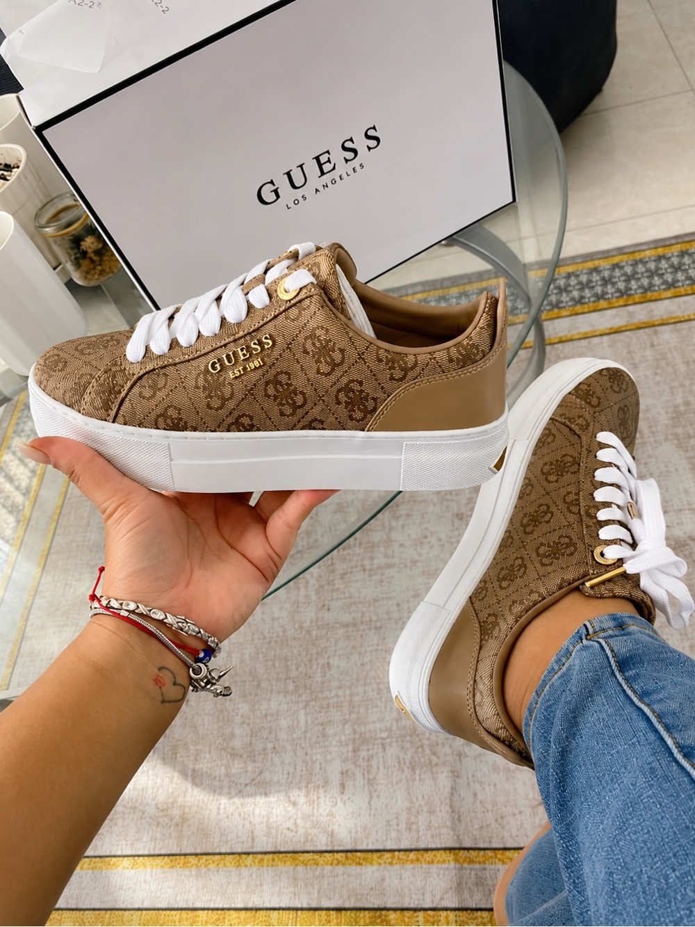 (NEW) Guess Genza Women's Sneakers size 7